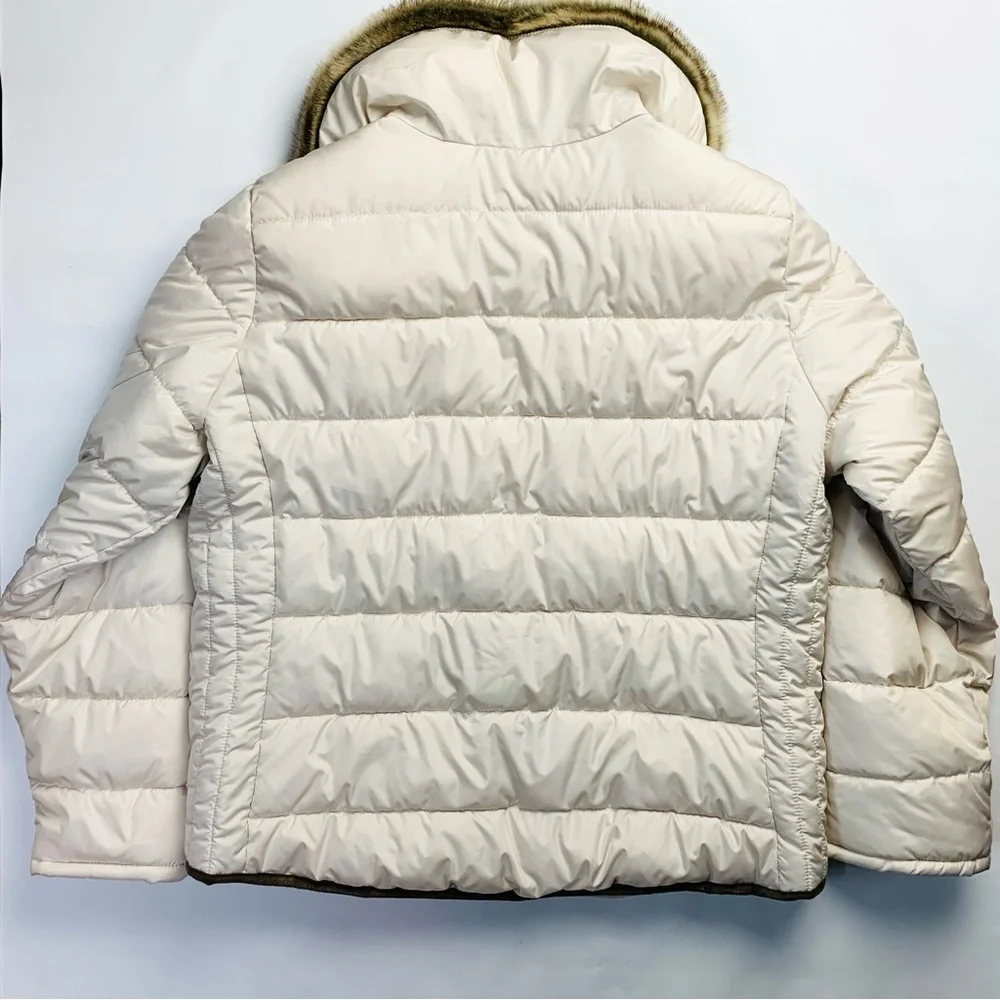 Old Navy Women’s Puffer Jacket Size XL - Cream with Faux Fur Collar Winter Coat - Picture 2 of 15